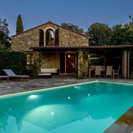 Villa La Nula 4, Emma