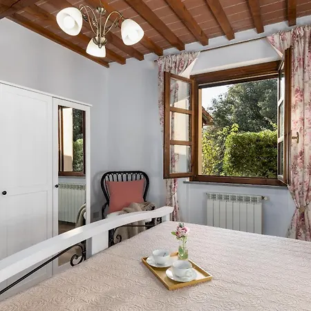 Villa La Nula 4, Emma Santa Luce